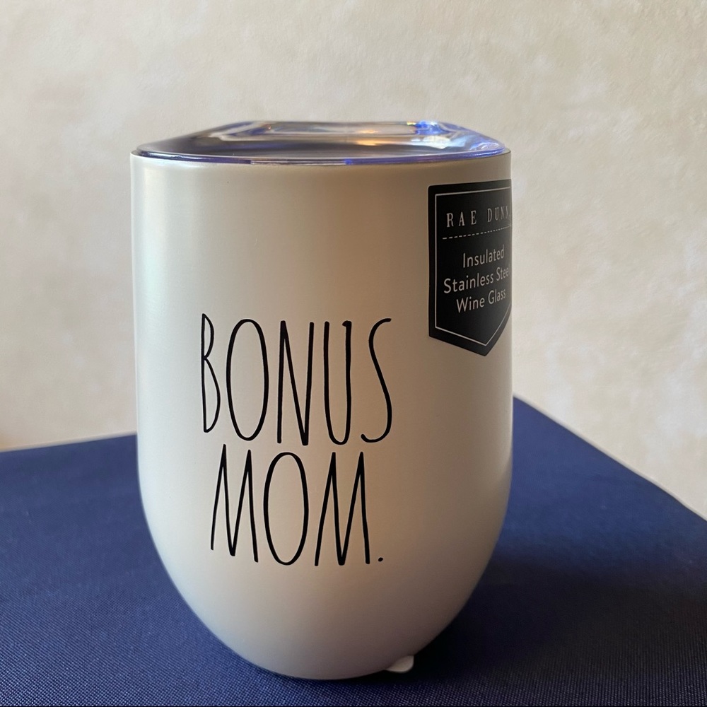 Rae Dunn BONUS MOM Insulated Stainless Steel Wine Glass with Lid BRAND NEW!!